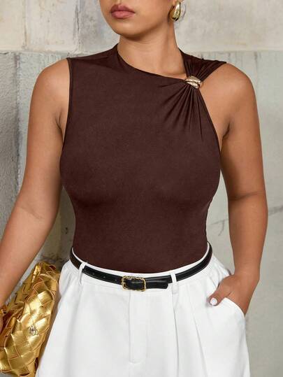 Easura Plus Size Women Asymmetric Metallic Decor Buckle Sleeveless Bodysuit