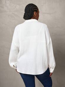 SHEIN Tall CURVE 大码落肩口袋贴片纽扣衬衫，长袖上衣 - 米色 - 查看 2