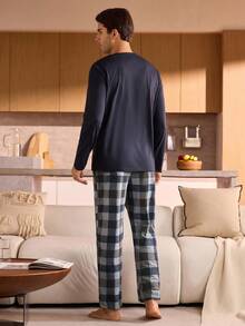 Manfinity Underwear&Sleepwear Basics Herren Einfarbiges Crew-Neck Langarm-Top und karierte Hose Pyjama Set, Herbst Winter Kleidung Herren Loungewear Set