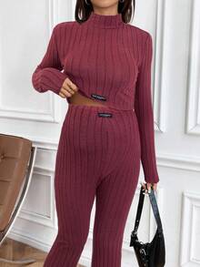 SHEIN Set premaman da 2 pezzi con top corto a collo alto e pantaloni a zampa, set a maglia autunnale a maniche lunghe da 2 pezzi, set da 2 pezzi in maglia per donne, set a costine da 2 pezzi - Rosso - Visualizzare 5