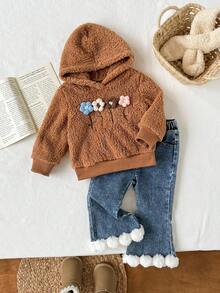 SHEIN 6 Monate-9 Jahre Baby Herbst Outfit für Mädchen 2 Stücke/Set, Lässig Stil mit Blumen Dekoration Fleece Oberteil & Schlagjeans - Braun - Übersicht 1