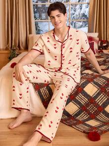 Manfinity 勃艮第红心形印花翻领开衫和裤子男士睡衣套装 - 米色 - 查看 4