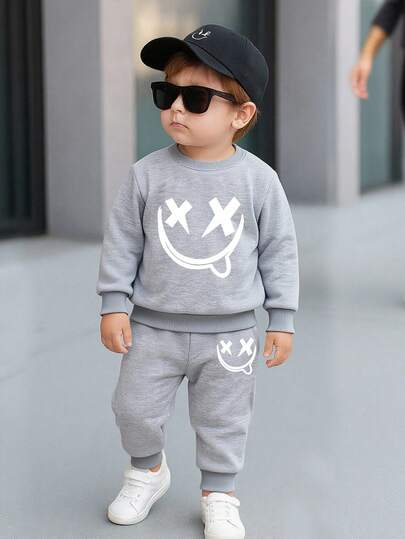 SHEIN Playful Pals 2件套男婴可爱图案灰色长袖圆领卫衣和裤子套装，适合秋冬季节，男婴运动服套装，灰色运动套装，婴幼儿男童秋冬服装，婴幼儿男童街头风套装，6个月-3岁，男婴秋季服装，男婴休闲套装，婴幼儿男童服装，男婴套装，男婴衣服，男童套装
