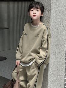 DAZY 2 件套青少年男孩保暖内衬宽松休闲运动衫和裤子运动套装，秋季宽松字母印花运动服 - 綠色 - 查看 2