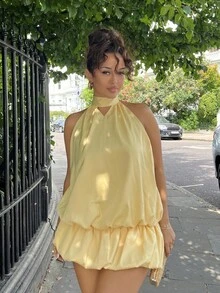 NegzBox Vestido feminino de primavera e verão, cor sólida amarela, festa de melhor amiga/coquetel/volta às aulas/festa de aniversário/festa de balada/saia de cetim sexy grande sem costas, estilo culote, decote halter, minivestido fashion/minissaia amarela/roupa de show/roupas de férias, mulher, vestidos de verão para mulheres, vestido amarelo, roupas de férias de primavera - Amarelo - Ver 4