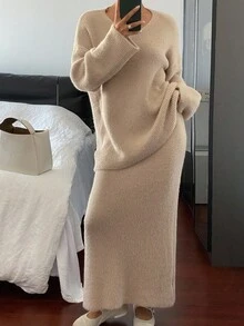 Livesso 女士V领宽松上衣和裙子针织两件套，秋季 - 杏色 - 查看 3