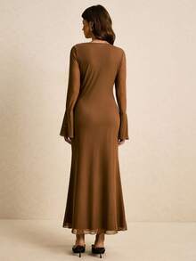 Poéselle 女式优雅花卉刺绣喇叭袖迷你连衣裙 - 棕色 - 查看 3