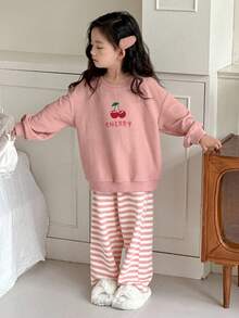 DAZY 少女樱桃印花落肩长袖运动衫和条纹裤睡衣套装 - 粉色 - 查看 2