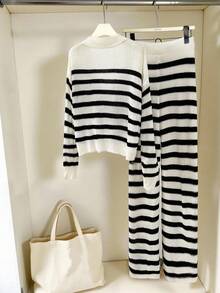 SHEIN Unity 2件套休闲度假条纹针织Polo领毛衣和裤子套装 - 黑與白 - 查看 2