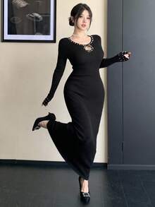 DAZY 优雅法式复古风珍珠镂空圆领修身中长款毛衣裙 - 黑色 - 查看 4