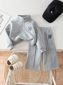 SHEIN 2 件套女婴羊毛衫和裤子套装，刺绣字母图案，适合秋冬季户外和室内穿着 - 淺灰色 - 查看 1