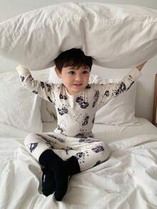 DAZY 2pcs Toddler Boys' Cartoon Panda Print Crew Neck Top And Pants Comfortable Pajama Set