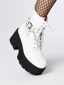 ROMWE Grunge Punk 女式朋克风格厚底粗跟踝靴，哥特式金属链装饰厚底坡跟战斗靴，舒适，万圣节 - 白色 - 查看 3