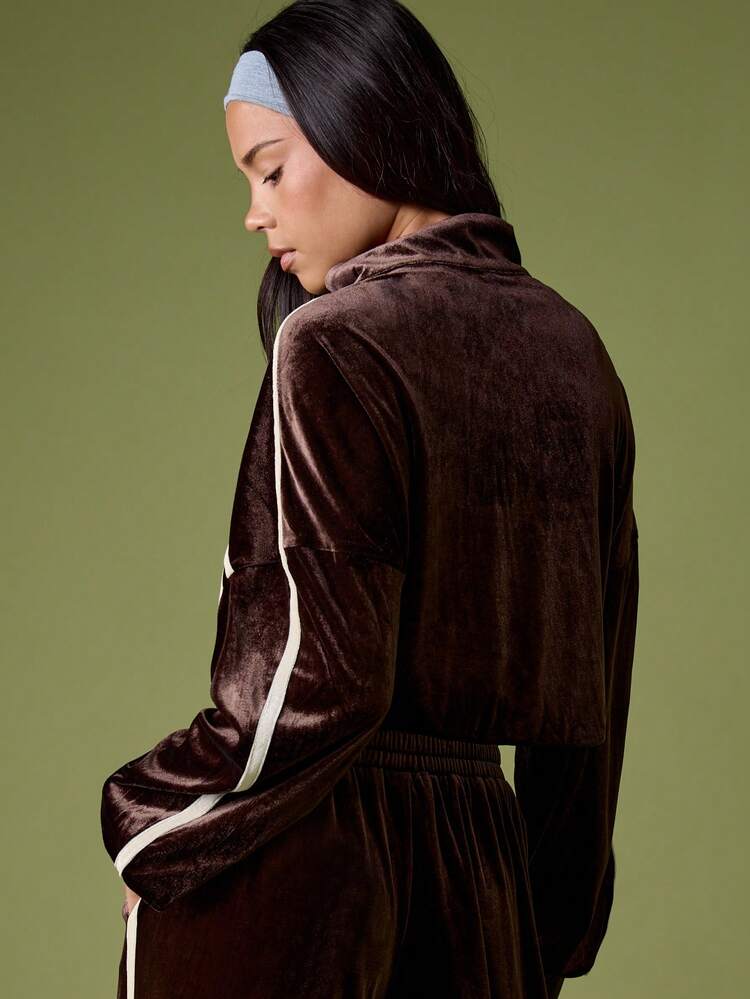 MISSGUIDED Velour Zip-Up Sweatshirt With Contrast Stripes And Retro Athletic Details For Casual Comfort