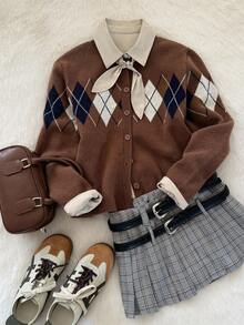 Muvela 女士钻石纹拼色单排扣圆领针织开衫，复古学院风，返校季，秋季，温暖舒适，百搭，复古别致，适合日常出游，约会，下午茶，朋友聚会 - 咖啡棕 - 查看 1