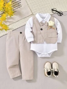 SHEIN Set 3 piese ținută pentru bebeluși și băieți, salopă albă cu mânecă lungă, vestă și pantaloni gri-bej, stil britanic confortabil, clasic, retro, elegant, drăguț și chic, potrivit pentru interior, exterior, zi de zi, sport, joacă, petrecere, ședință foto, sărbători, festivaluri, nunți, petrecere pentru copii, Crăciun - Multicolor - Vizualizare 1