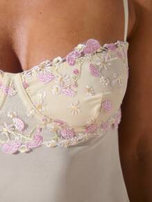 SHEIN BAE Women's Floral Embroidery Cropped Fitted Sexy Camisole Top,Yellow Corset, Embroidered Corset, Elegant Top, Date Top, Going Out Top - Yellow - View 7