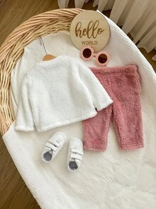 SHEIN 2件組新生女嬰毛絨拼色愛心貼花套裝，柔軟舒適，適合秋冬穿著 - 白色 - 查看 6