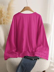 CosyJoli 大码休闲V领长袖系带衬衫，花卉蕾丝拼布纹理 - 玫紅色 - 查看 2