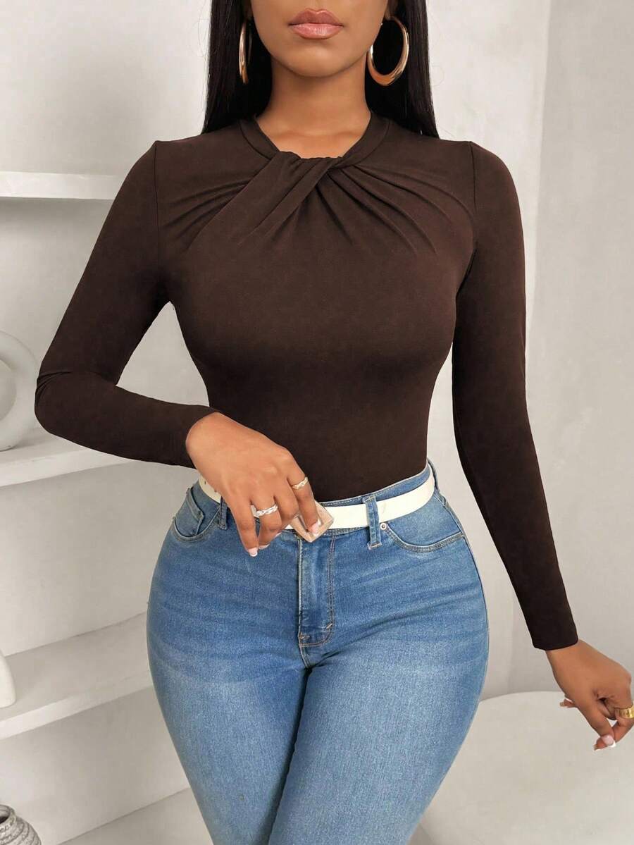VaVaBold Kaos Lengan Panjang Wanita Kasual Elegan dengan Kerah Pita, Potongan Slim Fit, dan Hem Bergelombang, Warna Polos, Musim Gugur - Coklat - View 1