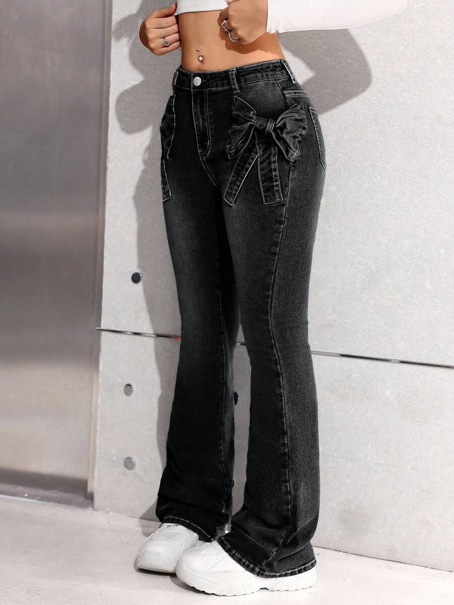 SHEIN 少女复古蓝色牛仔蝴蝶结口袋喇叭裤，适合夏季早午餐、教堂毕业派对、街头风、夏季海滩波西米亚风度假短裤、夏季音乐会、节日休闲派对、返校季、返校季、蝴蝶结牛仔裤、带蝴蝶结的牛仔裤、黑色牛仔裤、秋冬蝴蝶结牛仔裤 - 黑色 - 查看 1