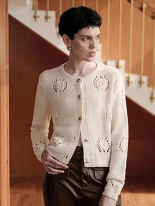 Uhlyne Uhlyne Áo len cardigan dáng ôm màu be, cổ tròn, tay dài, tay lỡ, phong cách Pháp, lãng mạn, tối giản, thanh lịch, thoải mái, thường ngày, đa năng, thủ công 3D, phù hợp cho mùa thu/đông - Màu be - Xem 4