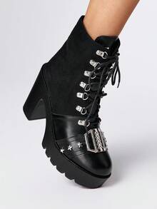 ROMWE Grunge Punk Botas altas de tacón grueso con diseño de hebilla, puntera redonda, estilo gótico, de tacón alto, de gamuza y PU, en color negro, adecuadas para fiestas, uso diario y eventos de noche - Negro - Ver 3