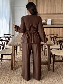 Weeklong Ensemble 2 pièces grande taille élégant et sexy, chemise et pantalon en patchwork de dentelle couleur unie - Tabac - Voir 2