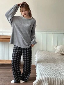 DAZY 少女卡通刺绣圆领长袖上衣和格子裤睡衣套装 - 灰色 - 查看 4