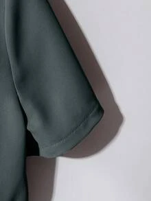 Franclia Blusa de mujer de cuello redondo, manga corta y abotonada de alta gama y moda - Gris Oscuro - Ver 5