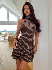 Aloruh Damen Herbst/Winter neue Mode Mini Neckholder Kleid, plissiertes Kleid, braun gestreiftes Preppy Y2K Stil Kleid - Braun - Übersicht 1