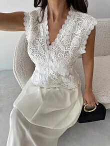 Firerie 女士优雅蕾丝V领短袖上衣和A字裙套装 - 白色 - 查看 8