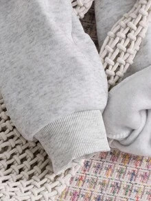 Czapka z daszkiem dla nastolatek w stylu casualowym, z motywem panterki i pięcioramiennej gwiazdy, odpowiednia do stylizacji ulicznej, z kapturem