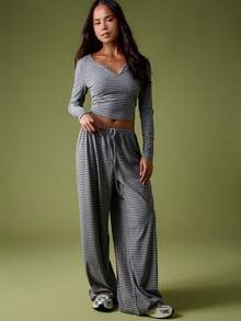 MISSGUIDED 罗纹条纹短款上衣和阔腿阔腿裤家居服套装，V 领休闲两件套，适合秋冬舒适装 - 彩色 - 查看 4