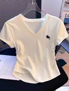 SHEIN BASICS 女式休闲简约马标志图案 V 领褶皱 T 恤，适合夏季 - 彩色 - 查看 6