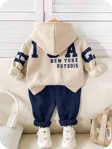 SHEIN مجموعة ملابس طفل ولد 2 قطعة، سترة هوديي مطبوع عليها رسومات حرفية جميلة + بنطلون جوجر أخضر، ملابس أطفال مناسبة للخريف والشتاء