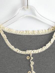 GlowEve 女士荷叶边圆领短泡泡袖单排扣休闲T恤 - 灰色 - 查看 4