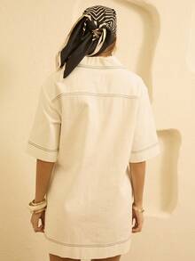 Aralina 冬季/秋季白色水洗牛仔短袖迷你连衣裙宽松版型 V 领，前口袋，撞色针脚细节，乡村风格优雅连衣裙 - 白色 - 查看 3