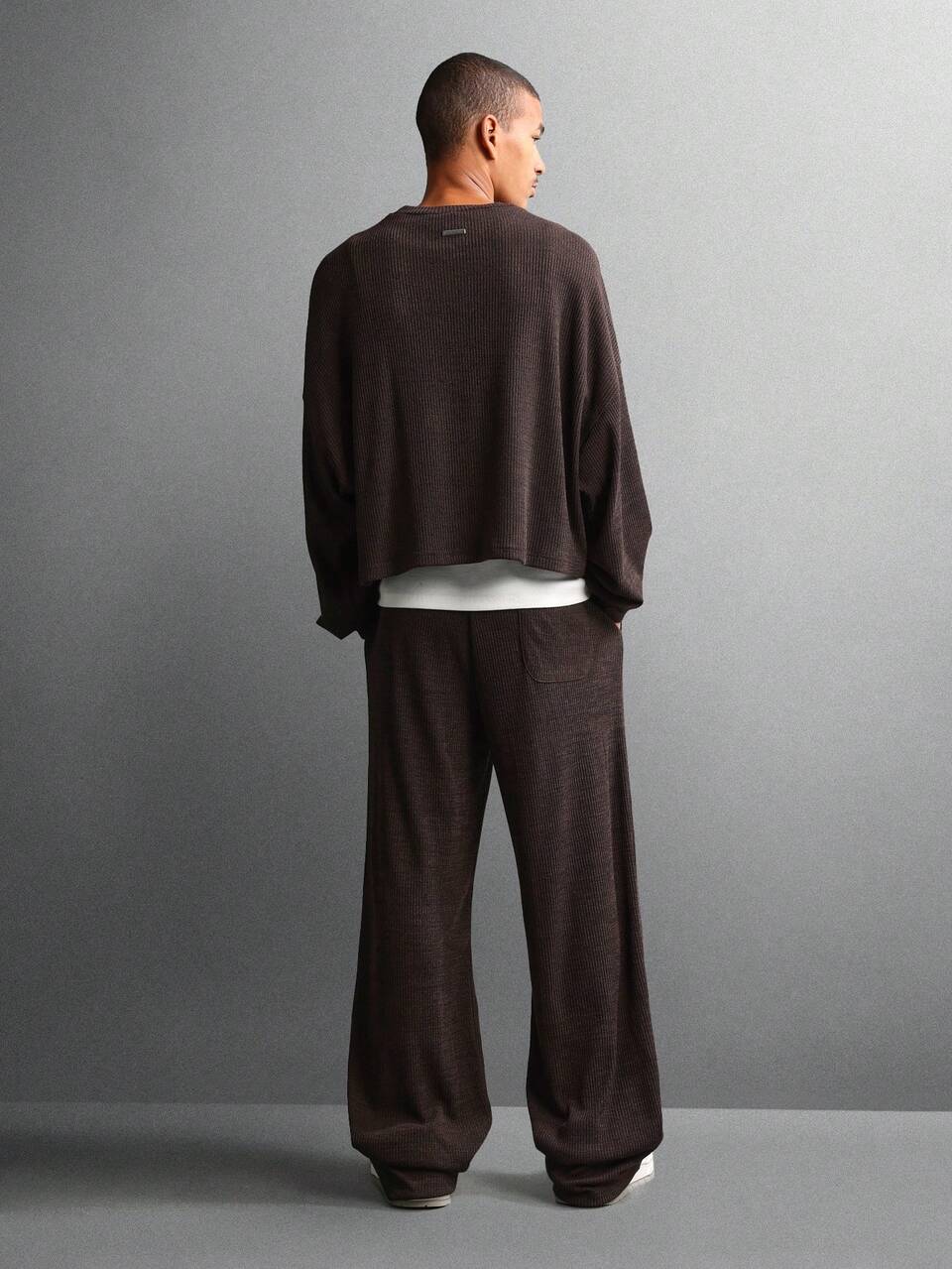 Moletom Essential Crop Fit com Calça Jogger de Perna Larga