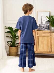 SHEIN Tween Boys' Blue Plaid Simple Silhouette Pajama Set, Casual Collegiate Comfortable Fashion Minimalist Versatile Soft Fabric Suitable For Daily Wear, School, Outings, And Home Teen Boy 2 Piece Set Boys Plaid Pajama Set Teen Boy Plaid Set Boys Matching Pajama Set 2 Piece Plaid Set Boys Pajama Set Boys Matching Set 2 Piece Plaid Outfit Boys Baby Blue - Blue - View 5