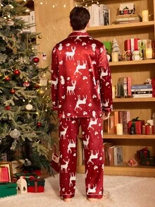 Manfinity 圣诞情侣图案印花仿丝绸睡衣套装，男士秋冬情侣睡衣套装，圣诞情侣睡衣 - 酒紅色 - 查看 3