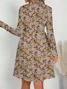 SHEIN LUNE 休闲复古法式杏色花卉印花长袖立领连衣裙，适合秋冬季 - 彩色 - 查看 2