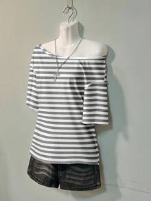 Attitoon Áo thun tay ngắn hở vai, dáng rộng, họa tiết sọc đen xám, dáng rộng, dáng rộng, dành cho nữ, thích hợp mặc khi đi chơi, phong cách thẩm mỹ cốt lõi, phong cách thẩm mỹ, chủ nghĩa mạng Gothic, chủ nghĩa mạng, Halloween, Y2K, thời trang đường phố, cổ điển, grunge, punk, trở về nhà - Màu Xám nhạt - Xem 3