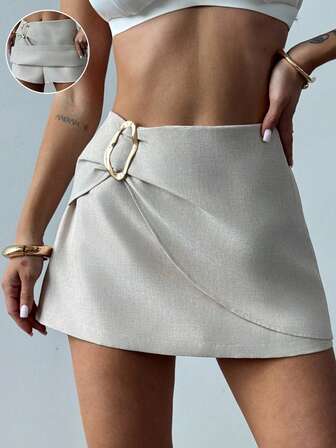 Firerie Damkjol med ny minimalistisk och elegant mode, metallaccessoar och linnekjol framtill