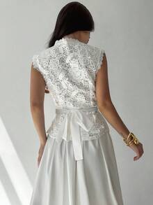 Firerie 女士优雅蕾丝V领短袖上衣和A字裙套装 - 白色 - 查看 2