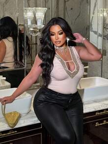 NU&NOW Plus Size Women Sexy Hollow Out Front Fitted Sleeveless Top