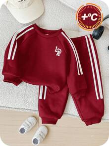SHEIN 2 件套幼儿/婴儿男孩/女孩秋冬装，圆领插肩袖运动衫上衣和慢跑裤运动服，舒适休闲日常基本款运动街头服饰，适合室内、户外、日常穿着、运动、玩耍、派对、拍照、度假、返校 - 酒紅色 - 查看 1