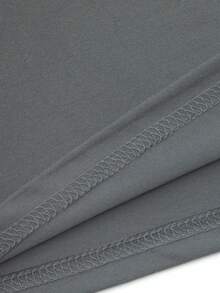 EMERY ROSE 复古圣诞衬衫，复古圣诞美学，女士圣诞衬衫，圣诞老人雪人图案 T 恤 - 深灰色 - 查看 4