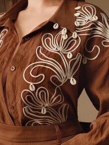 Anewsta 女士优雅高品质刺绣花卉贝壳装饰正式长袖衬衫 - 棕色 - 查看 4