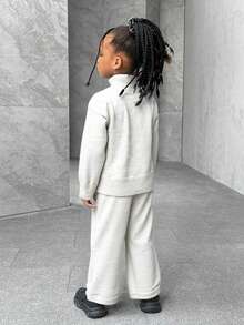 SHEIN 2 件套年轻女孩时尚特种纱线针织毛衣上衣和宽松裤子套装，秋冬 - 白色 - 查看 2